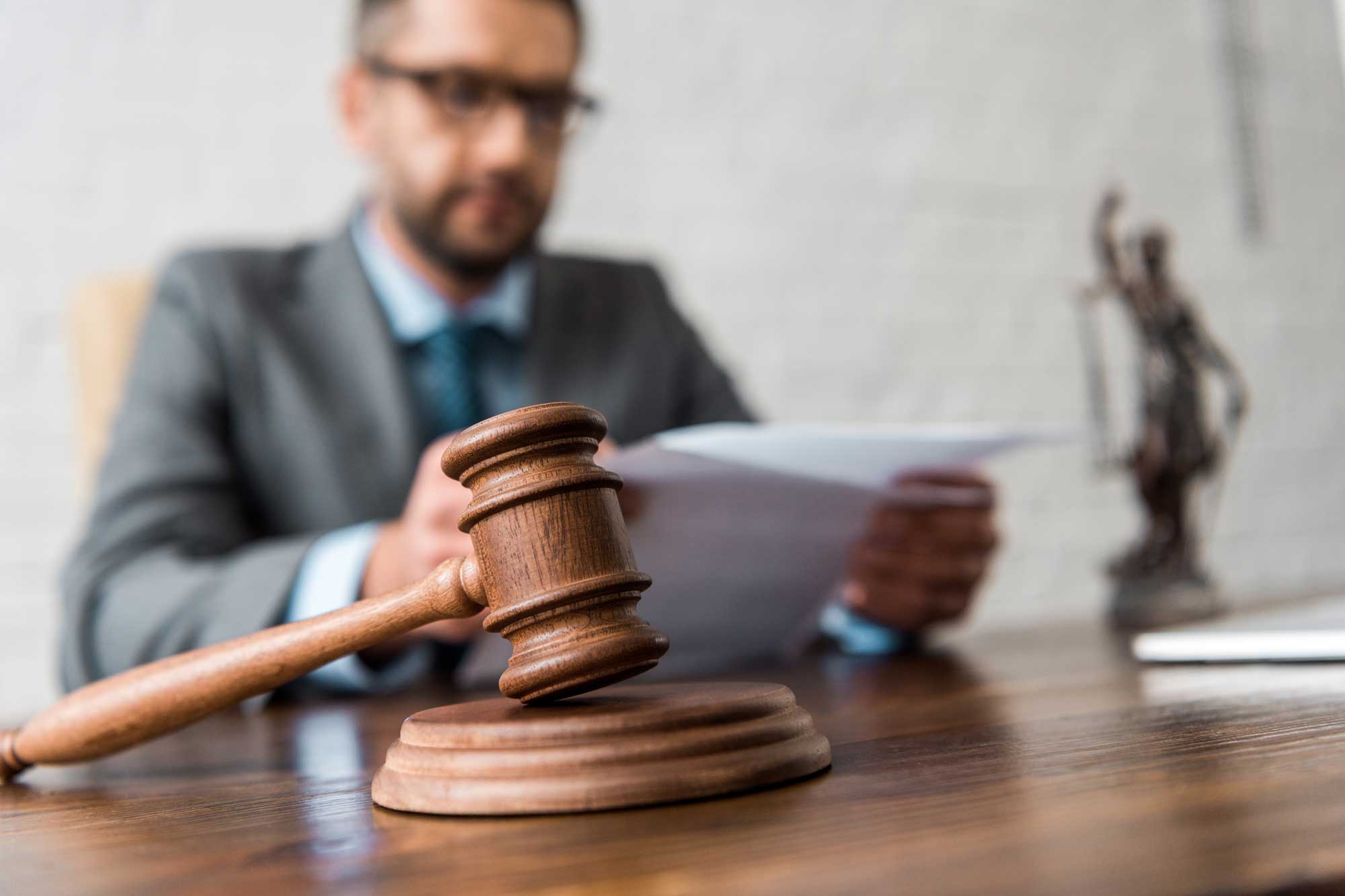 Права адвоката защитят поправки в уголовное законодательство